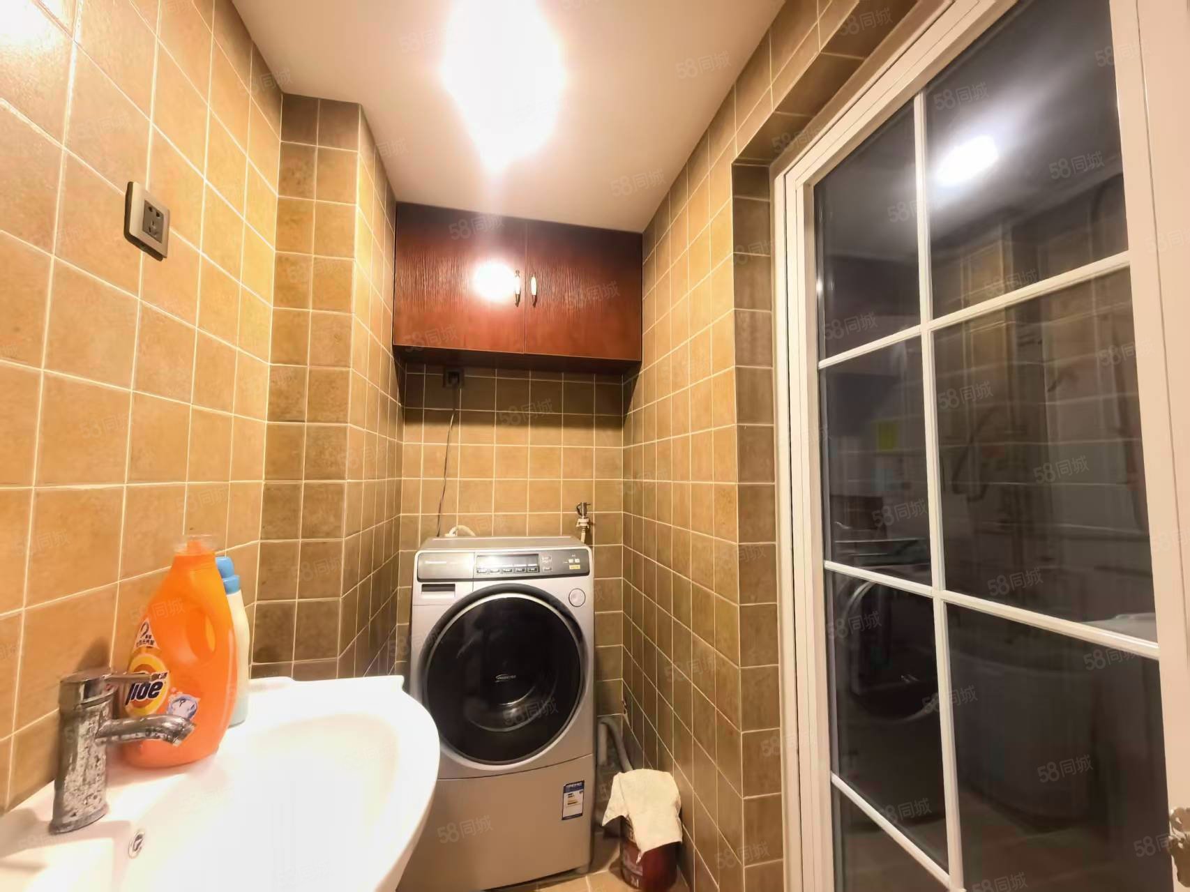 天鵝堡4室3廳4衛(wèi)247.03㎡南北830萬