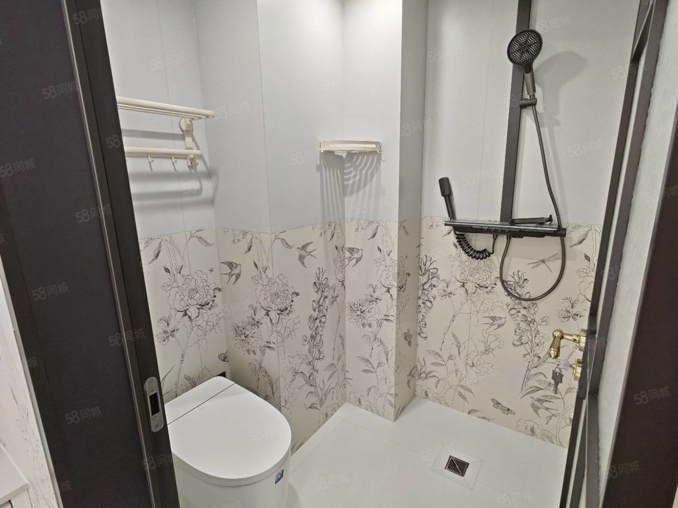 胜利嘉园3室2厅2卫124㎡南北85.8万