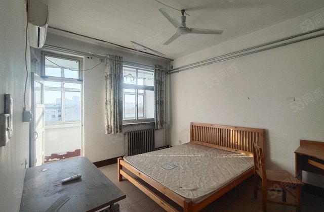 老一中家属院 租金高 外国语 三室 电梯房 免大税   北邻