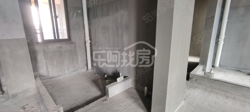 江与城3室2厅2卫113.12㎡南北84万