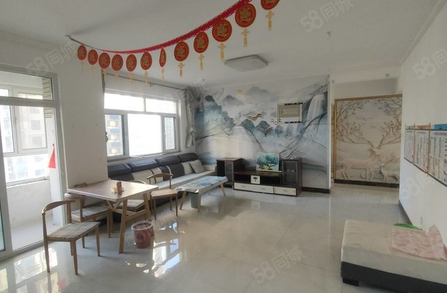 湖边精装电梯房好楼层三室带储藏室车位随时看房有钥匙