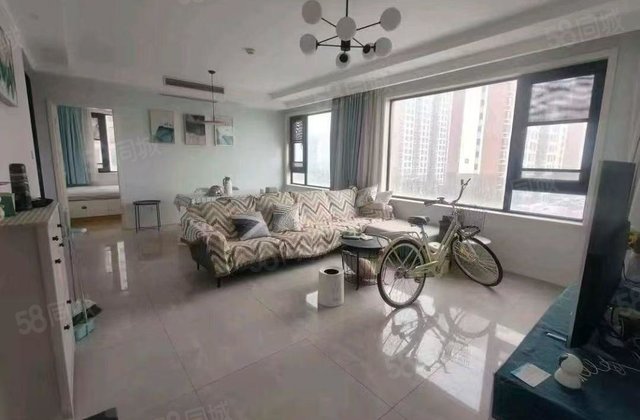 东昌中学 东边户 客厅餐厅 带大窗户 全明户型 人车分流