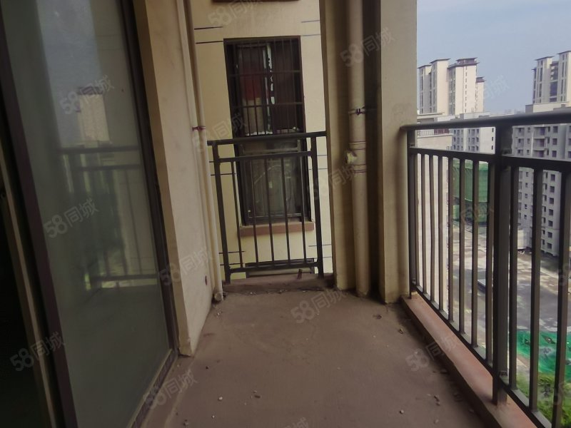 阳光华府2室2厅2卫99㎡南北37万