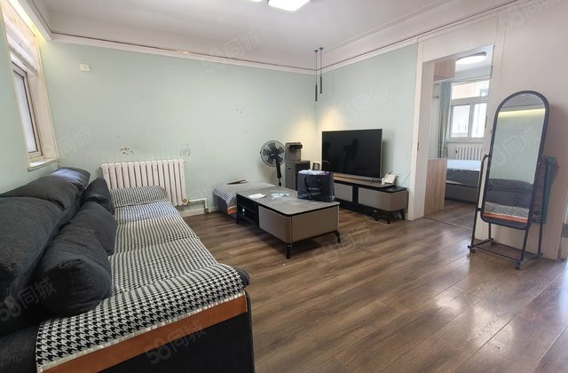 北顺！三中！市医院！东昌路！卫育花园！精装修！停车方便！