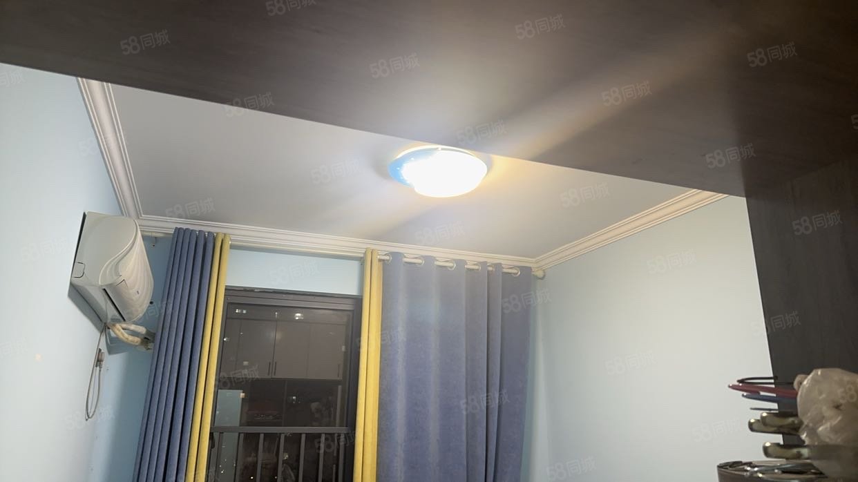 加侨侨城壹号(C区)4室2厅2卫133.8㎡南95万