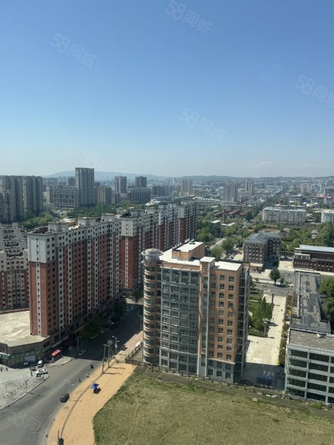 恒大翡翠华庭3室2厅2卫135㎡南北62.8万