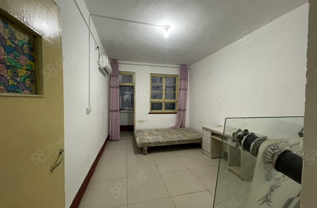 东昌路南 东边户 双气都有 单价4000多 光岳宾馆 领秀城