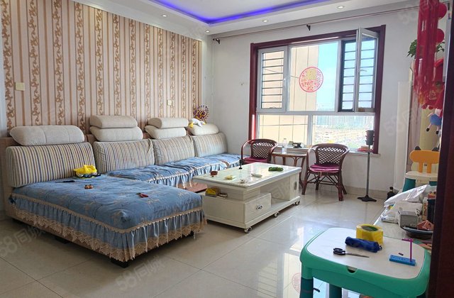 三医院旁 海润公园精装三室双卫带车位证过二年保证真实 文锦苑