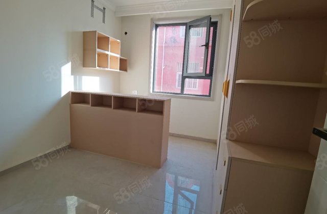 急卖精装婚房110平东边户好楼层水晶城64.8万