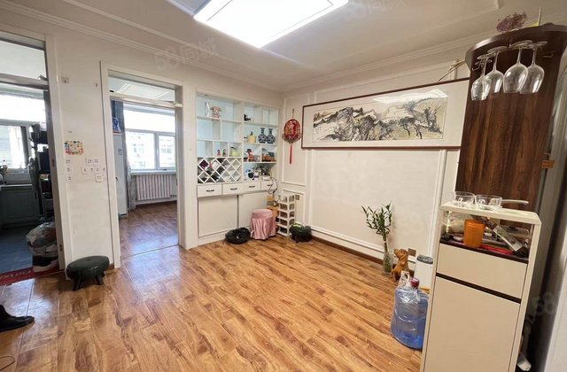 香江附近 精装三室 小区已整改 停车非常方便