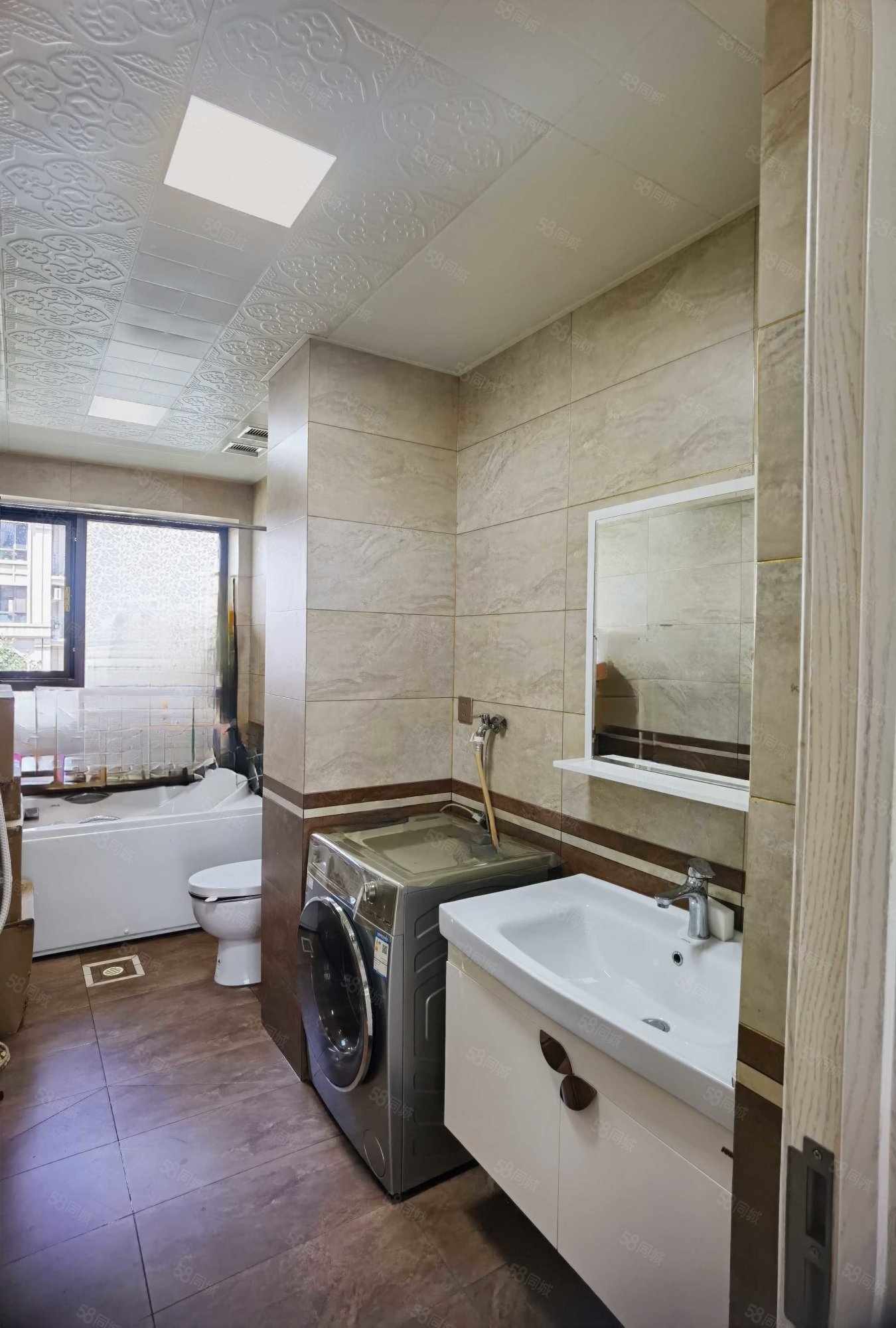 山语城3室2厅2卫140㎡南115万