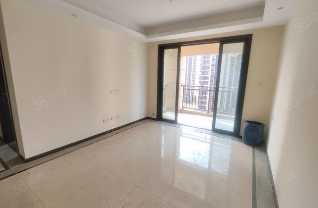 蓝光雍锦半岛3室2厅107㎡63万二手房图片