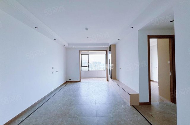 新一中 湖语上院 精装未住 全天采光 送车位 急售