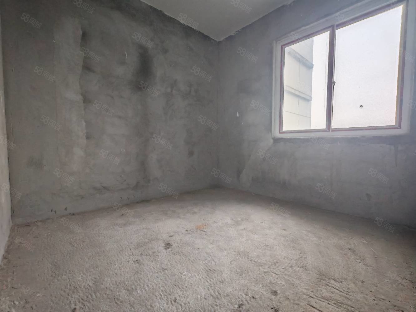 常隆花园3室2厅2卫122㎡南北56.8万