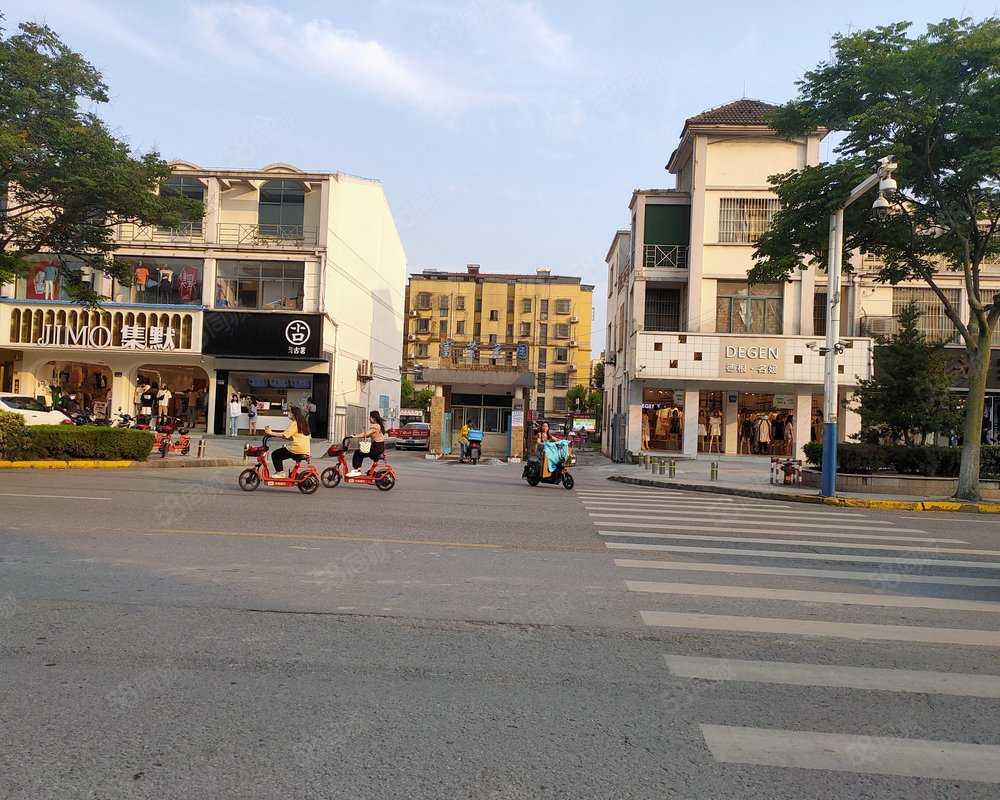 富荣花园商住楼