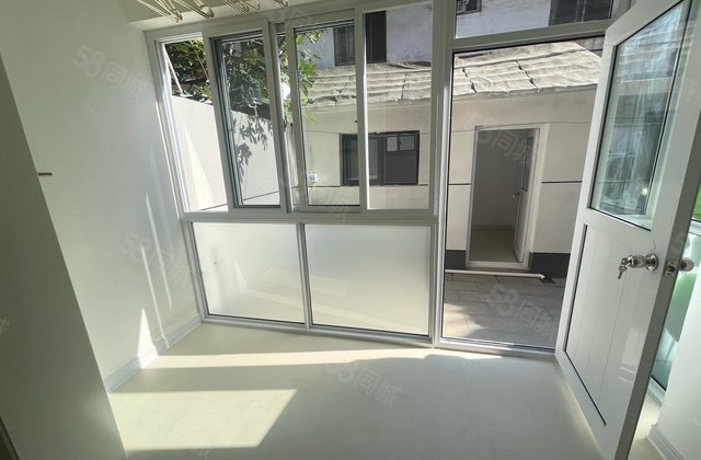 带院子 带配房 光明医院 别墅区 湖边