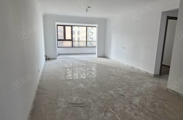 碧桂园国岳府四居室 商业配套成熟 双卫 满二   交通便利