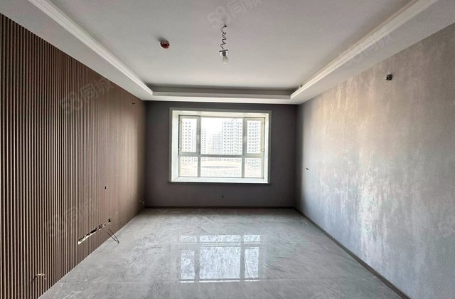 新疆宝能城3室2厅110.33㎡110万二手房图片