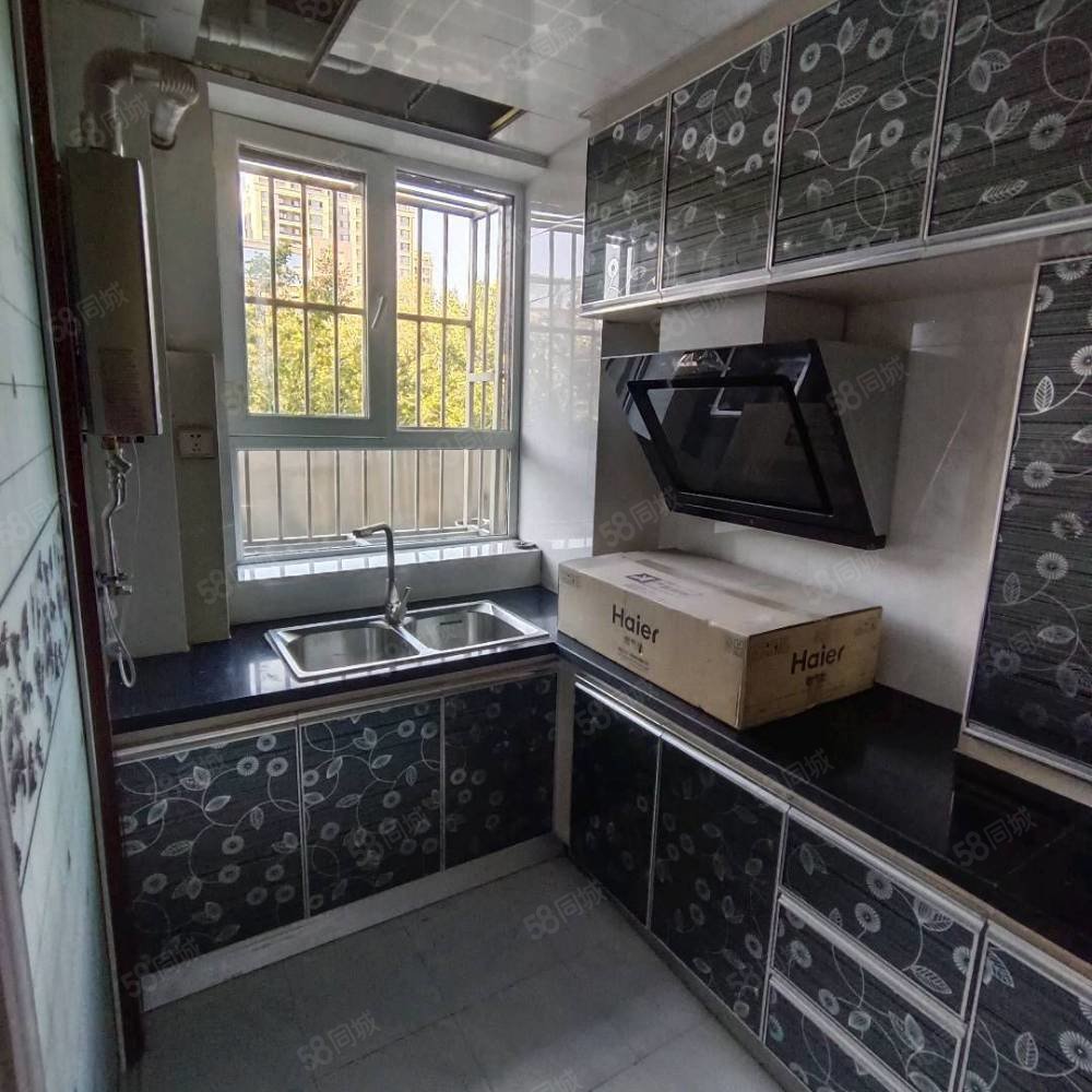 东苑明珠园3室2厅1卫124㎡南北65万