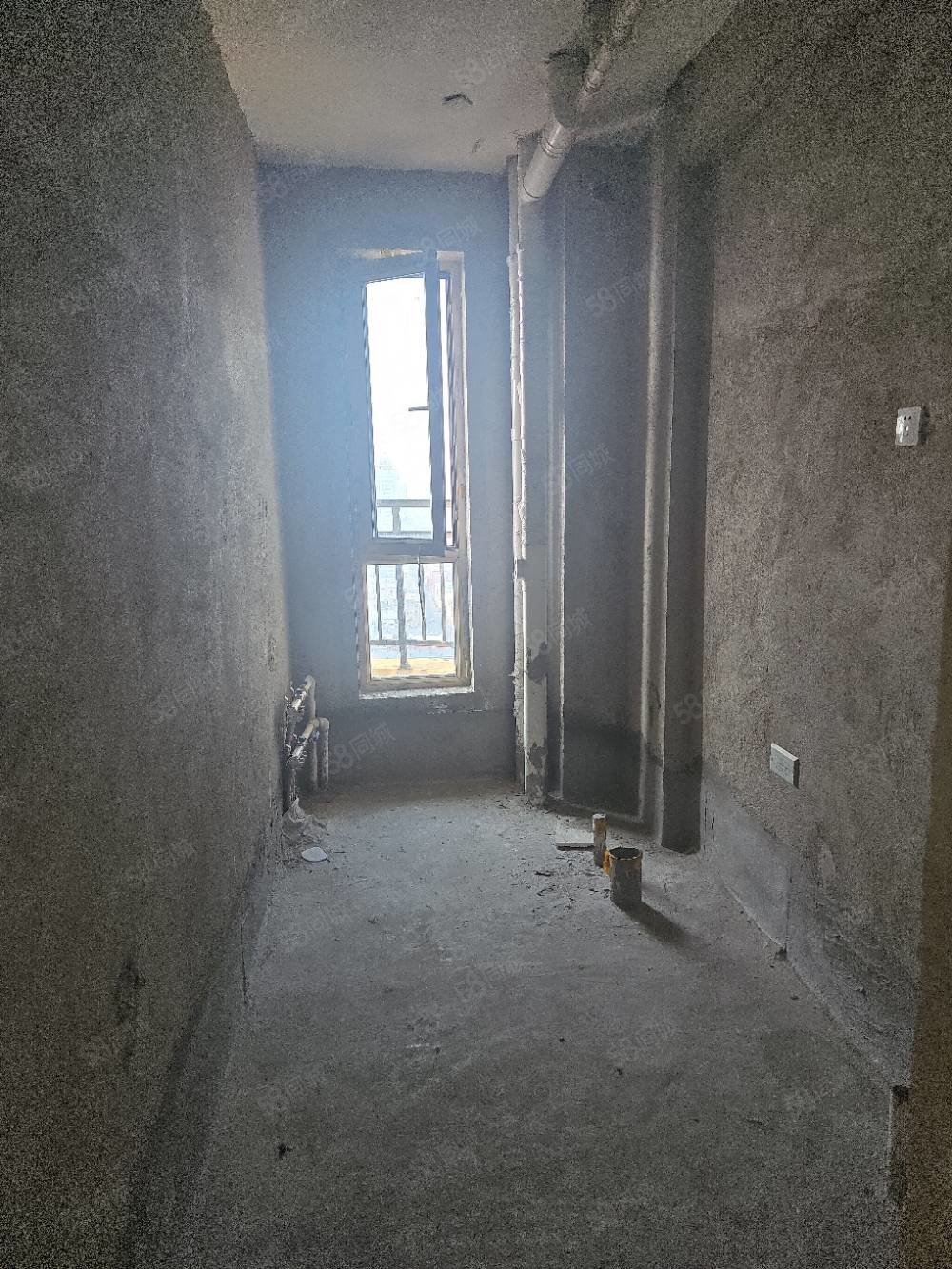 御品天下3室1厅2卫160㎡南北55.8万