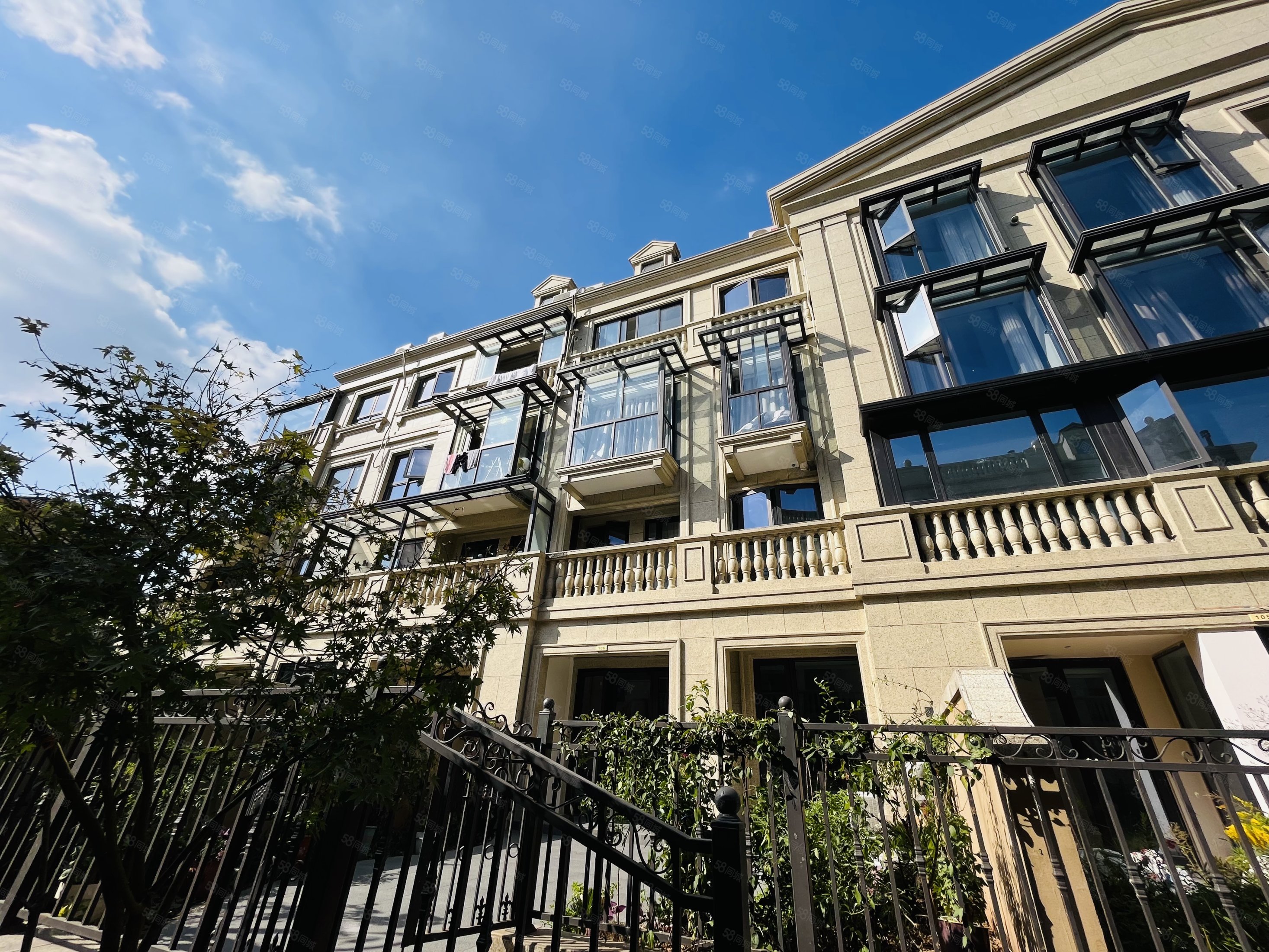 三期下叠排,精装修卖毛坯价 带花园 无大税 拎包入住,九龙仓雍景山