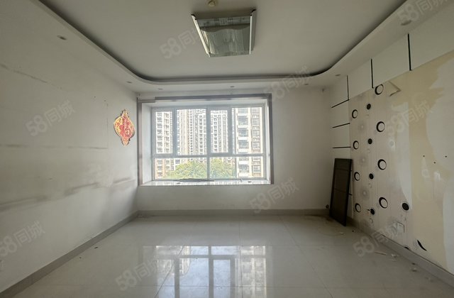 大学城四室 单价六千多 二中附近边户 送储藏室