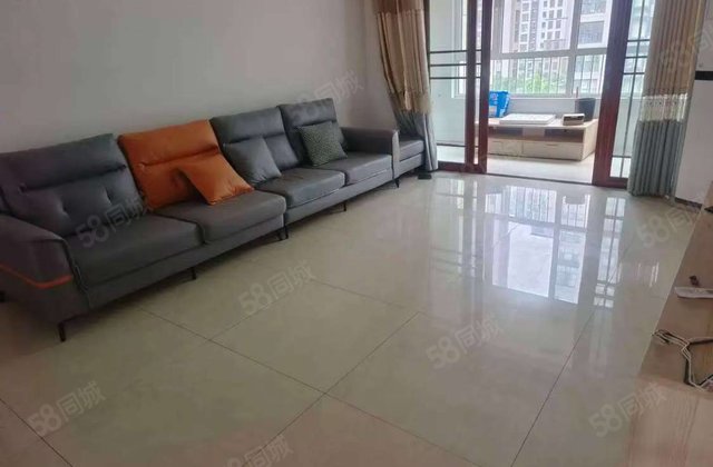 小三房 商业配套齐全 装修好 双卫 小区新 医疗配套成熟