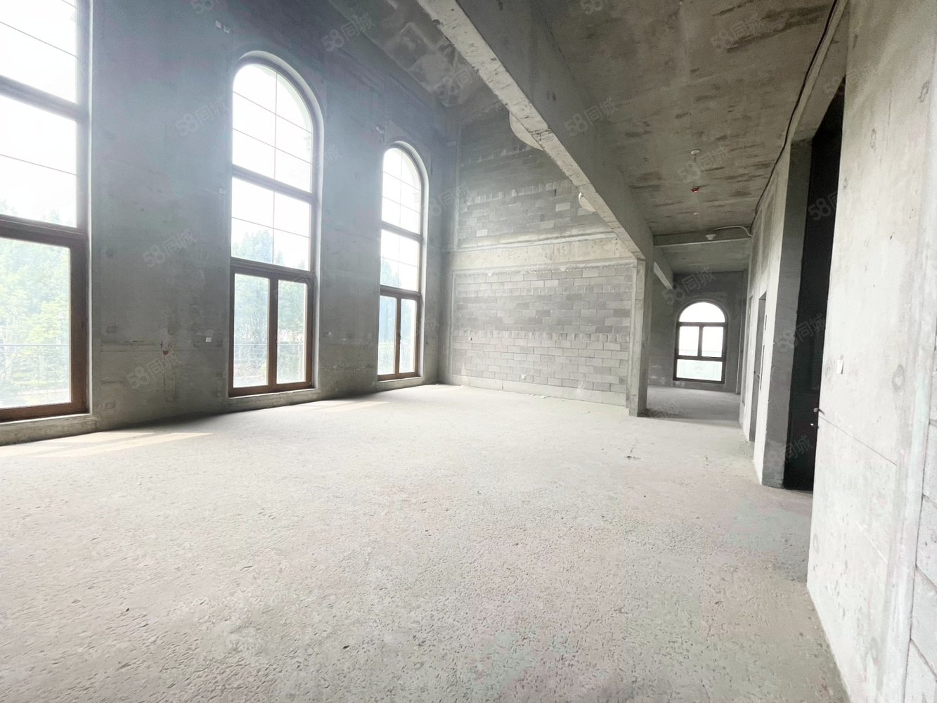 遠(yuǎn)洋LAVIE4室3廳4衛(wèi)980㎡南北7600萬(wàn)