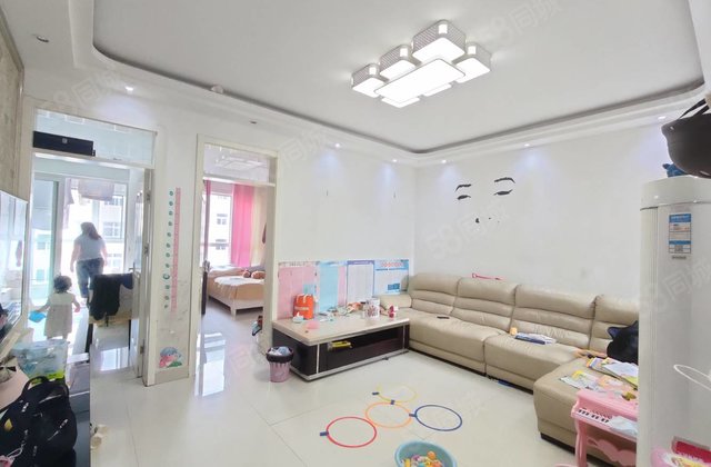 开发区东昌东校附近，三室两卫带车位储藏室，一梯两户，东昌丽都