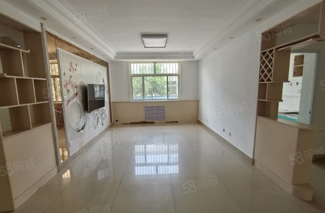 万达北邻带100平大院子孝心一楼三室朝阳带双阳台随时看有钥匙