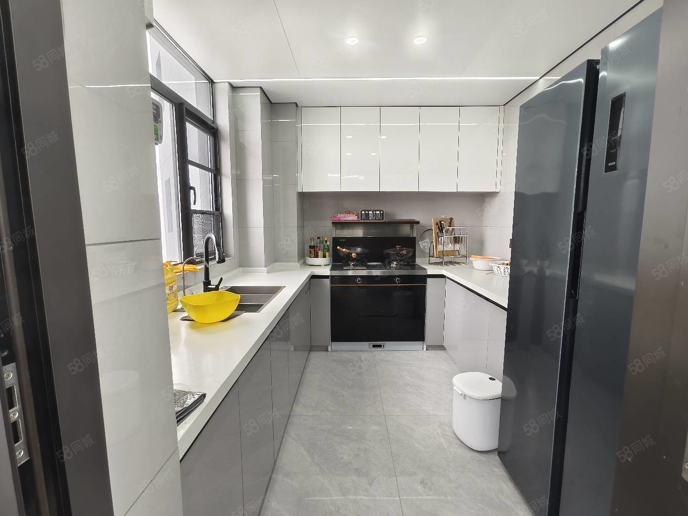 德和沁园4室2厅2卫139㎡南北130万