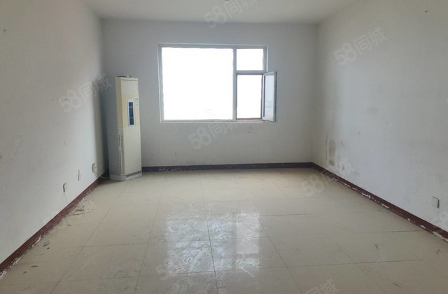 香江附近电梯大三室免大税单价五千左右