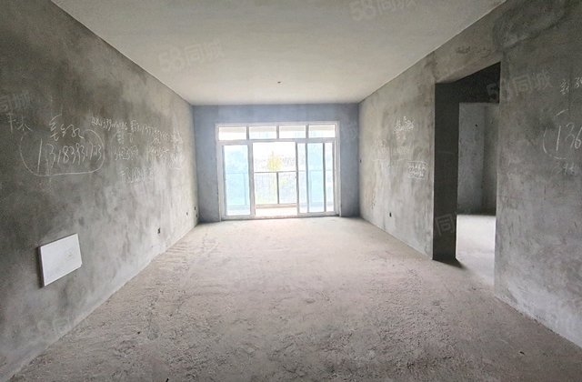 鸿山金域龙湖4室2厅133㎡67.6万二手房图片