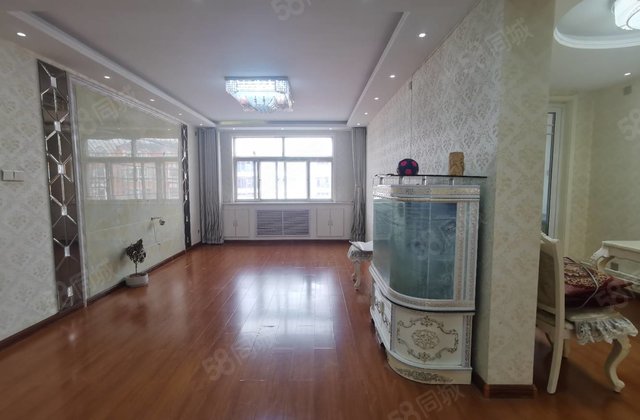 单价4千多 汽车站旁 农机家属院 三室朝阳 免大税送储藏室