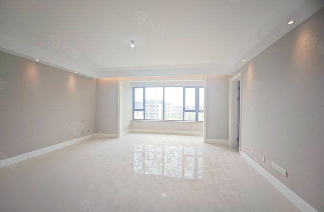 融创御湖宸院4室2厅168㎡148万二手房图片