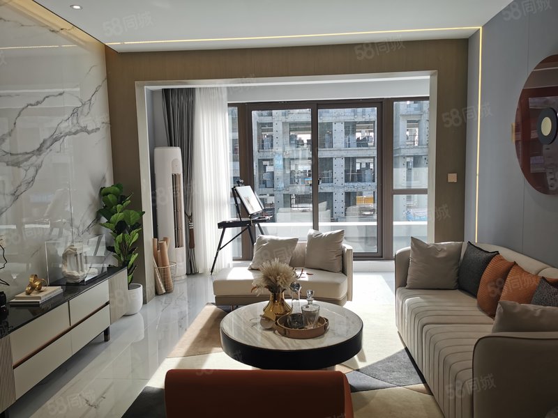 蓝天澜湖小镇,71楼层,首付两万即可订房,南区生态大盘.