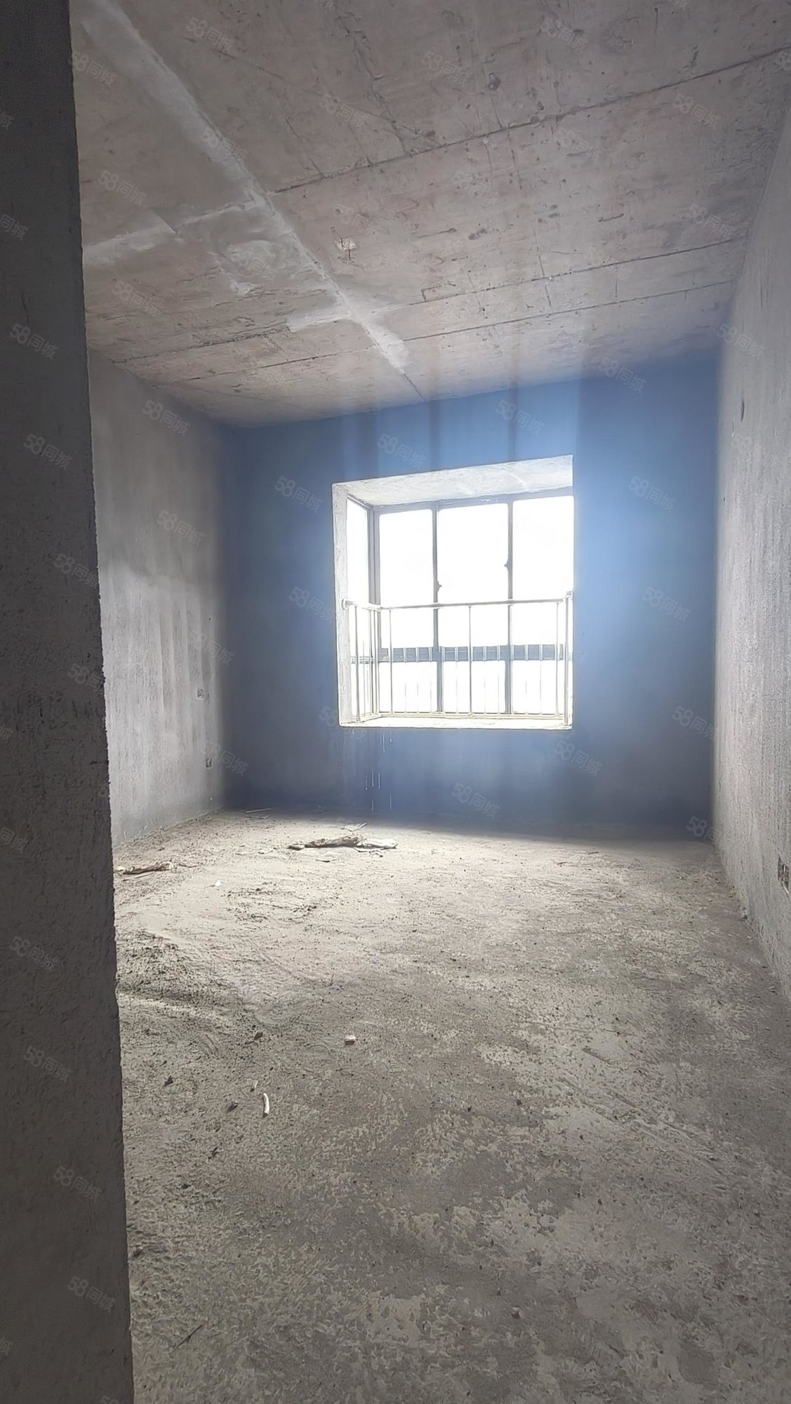 东湖花苑3室2厅2卫131㎡南北96万