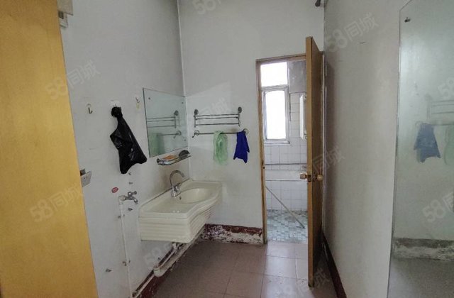 (真实保证)龙山南区3室