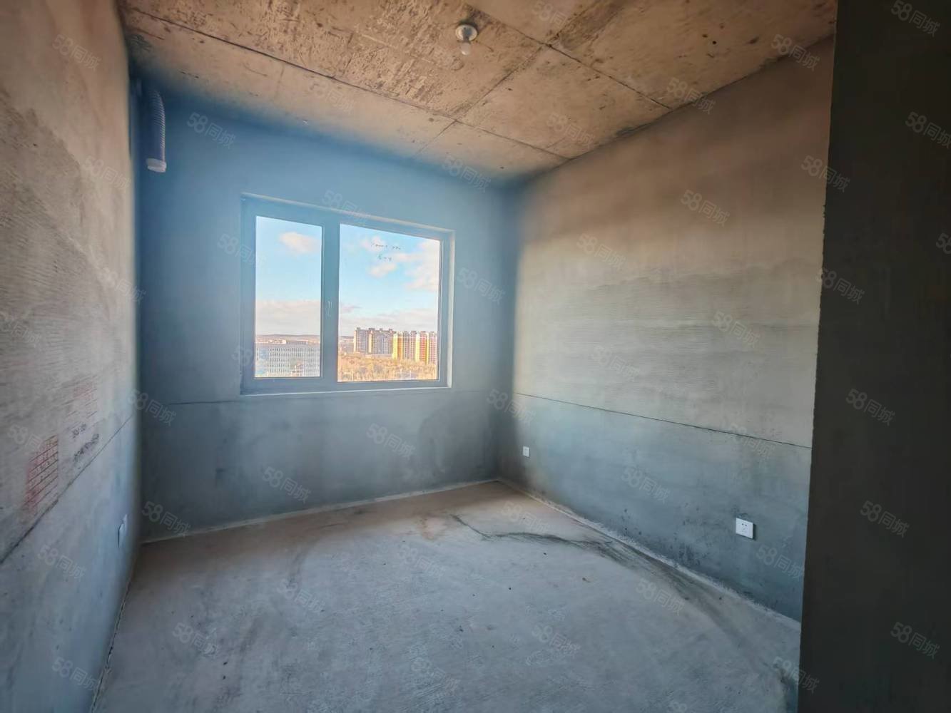 华韵锦园3室2厅2卫152㎡南北115万