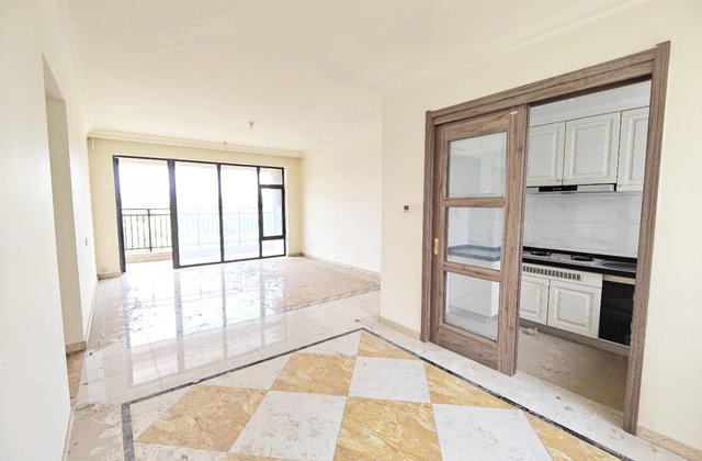 新出！碧桂园翡丽湾 总高18层 送车位 免大税 交房未住四室