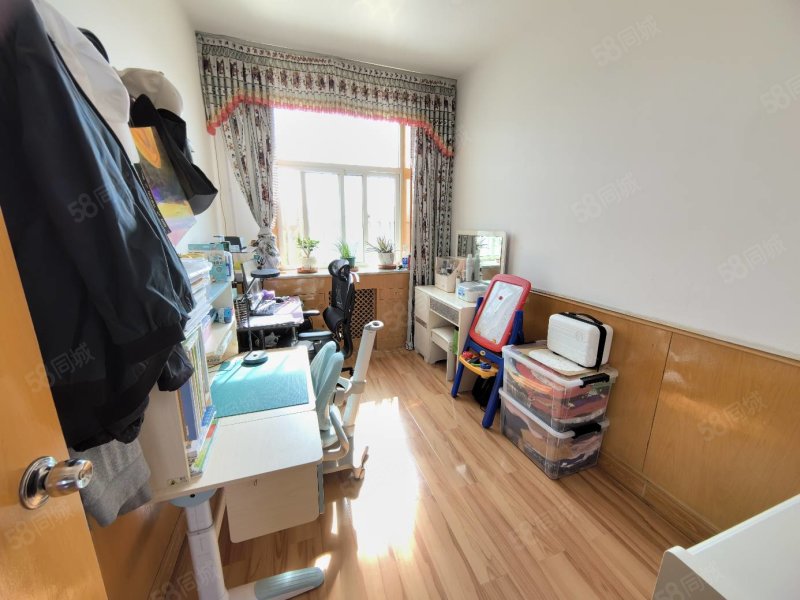 陇东学院住宅小区3室2厅1卫92.5㎡南北63.2万
