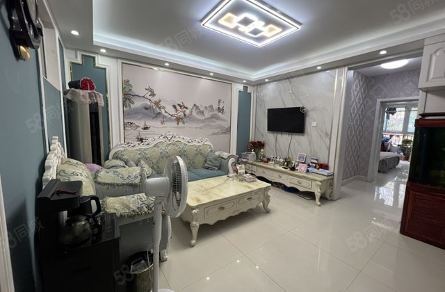 老文轩一路之隔 精装3室步梯三楼 免大税看房方便房东诚心出售