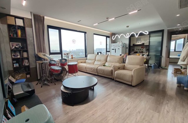 百合新城精装四室，观景房，送车储，看房方便