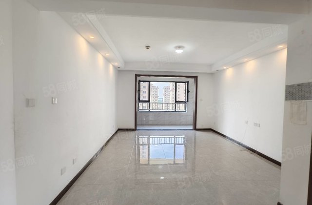 急售 电梯好楼层 免大税 带车位储藏室 九州新城 精装三叶草