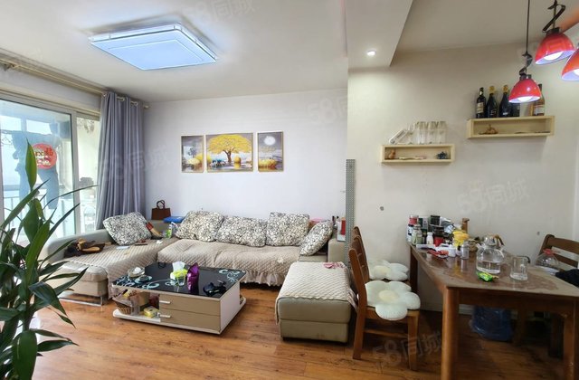 火车站附近电梯洋房，西湖馨苑好楼电梯房三室，带车位和储。