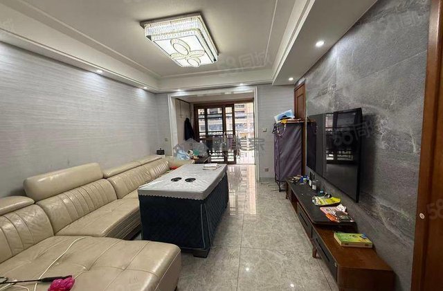 荣湾外滩3室2厅120㎡68万二手房图片