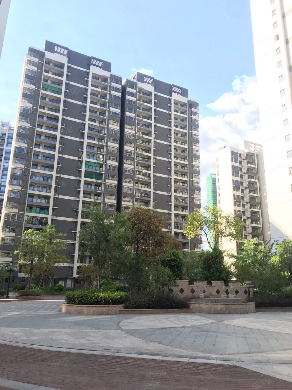 华浩花园靓楼层带入户花园大三房户型13楼靓楼层