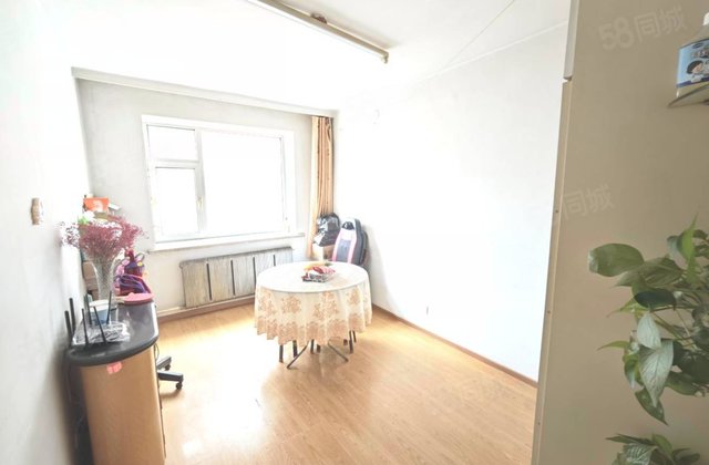 太阳花园小区4室2厅110.45㎡48万二手房图片