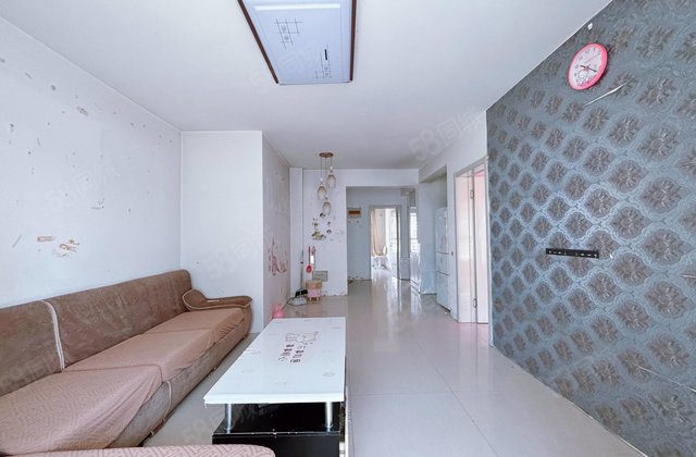 免大税了，送储藏室。小区环境不错。