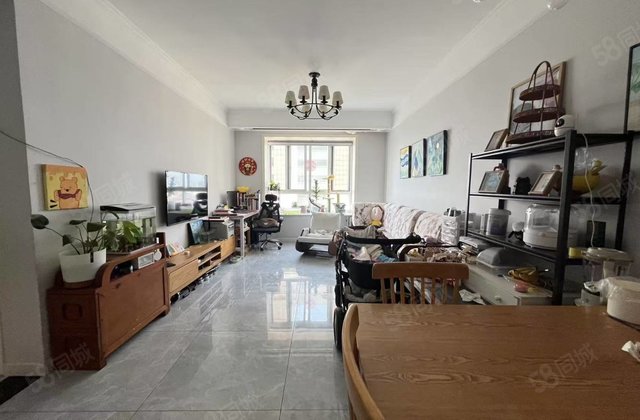 万达南海源丽都 房龄新 业主急售 75.9万得三室